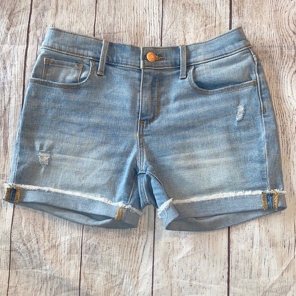 ✨Old Navy Distressed Shorts Size 12 - Picture 1 of 4